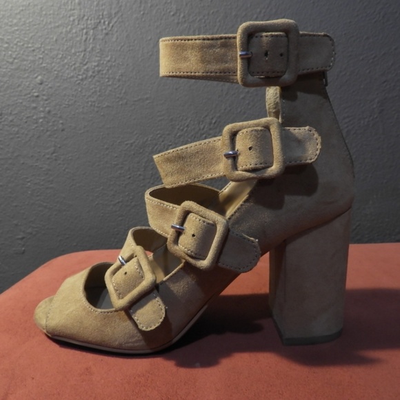 Chinese Laundry Block Heel Sandals - Picture 7 of 8